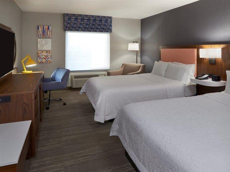 Hampton Inn & Suites Montreal-Dorval Exterior foto