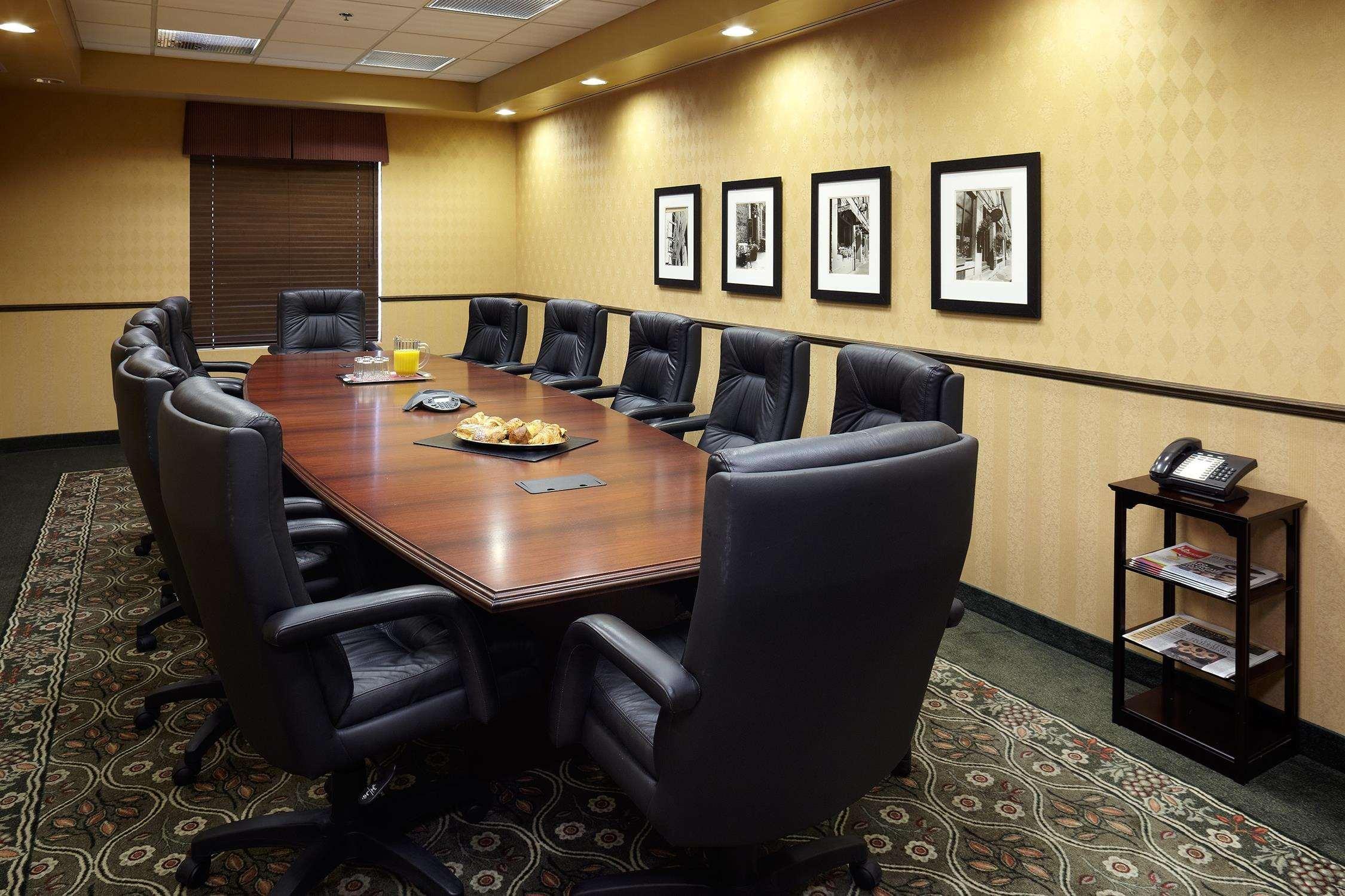 Hampton Inn & Suites Montreal-Dorval Business foto