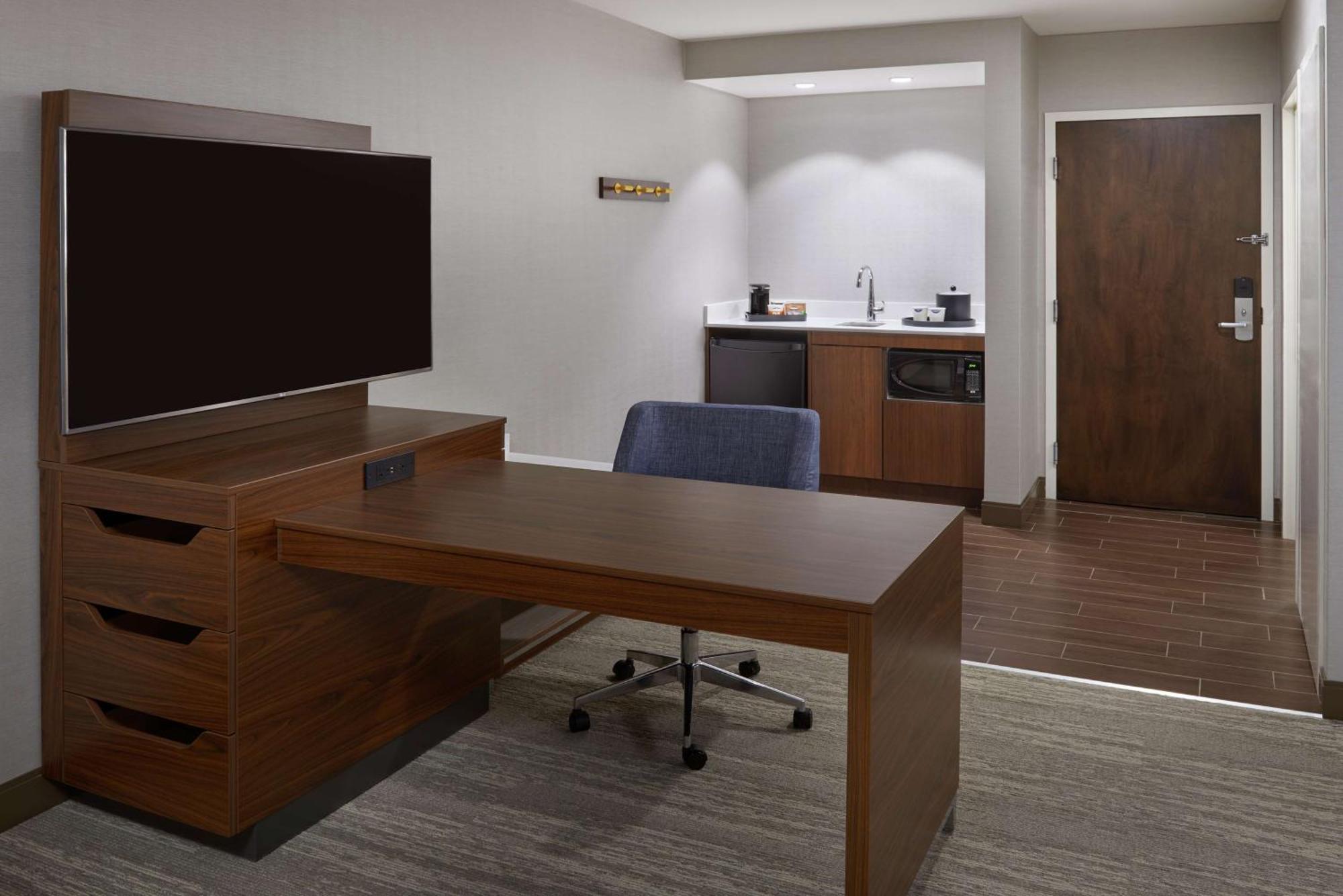 Hampton Inn & Suites Montreal-Dorval Exterior foto